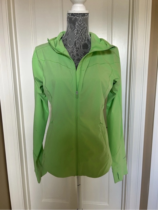 lululemon athletica Jackets & Blazers - Lululemon Lime Green mist over windbreaker Women’s Hooded Jacket, 6